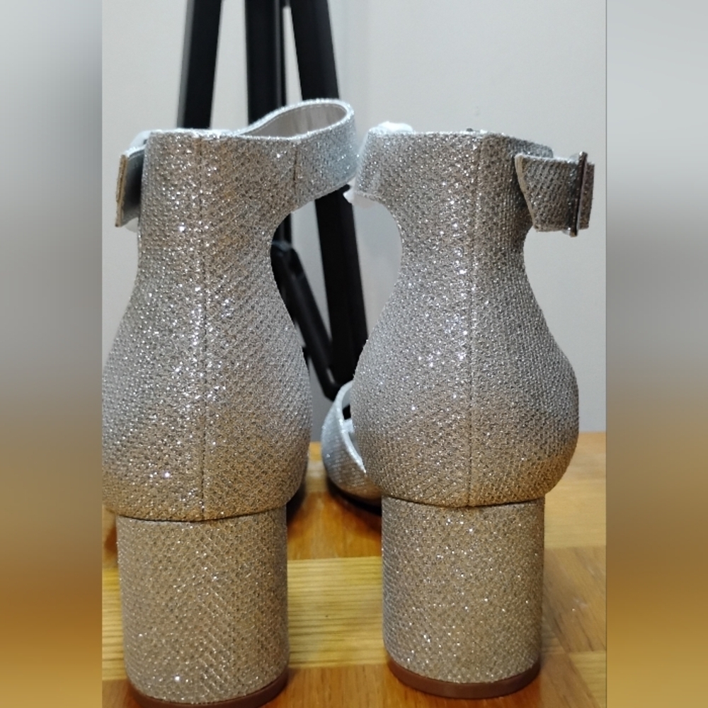 Dream pairs, Silver Glitter block heel sandal size 9 - Picture 15 of 16
